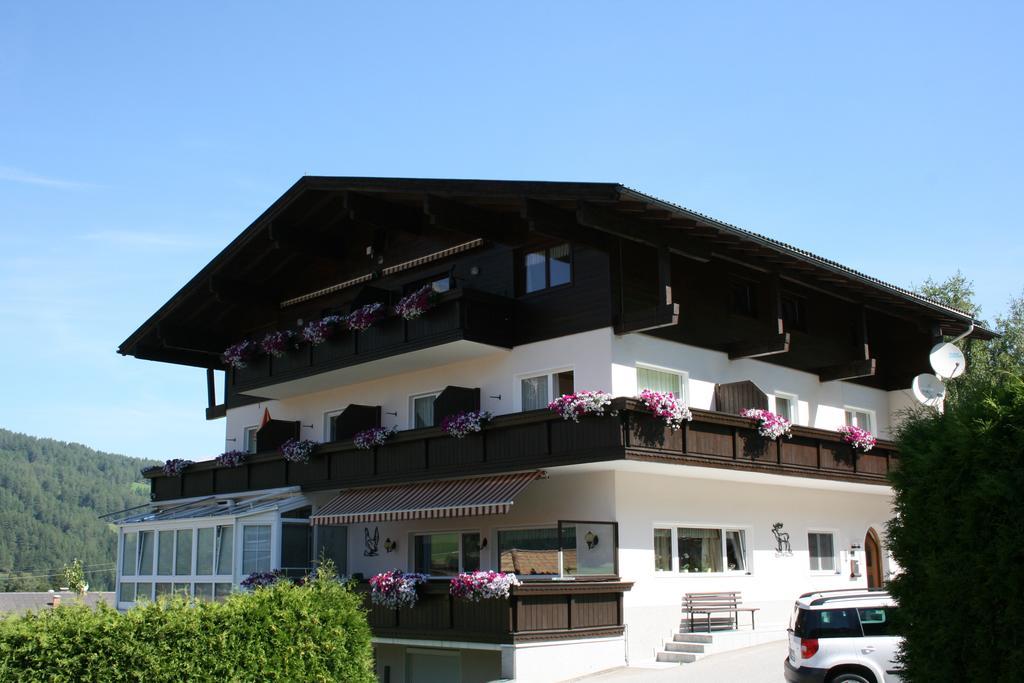 Haus Hubertus Hotel Mieders Eksteriør billede