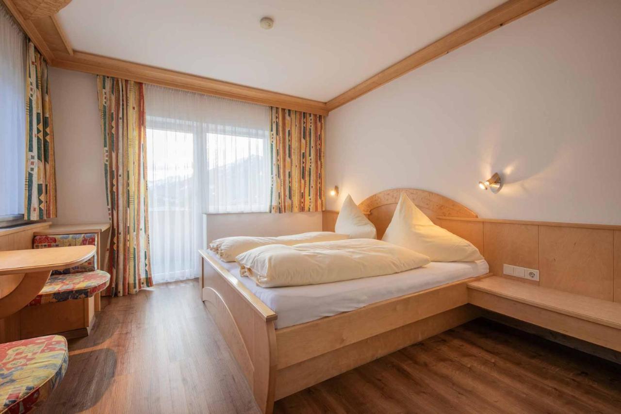 Haus Hubertus Hotel Mieders Eksteriør billede