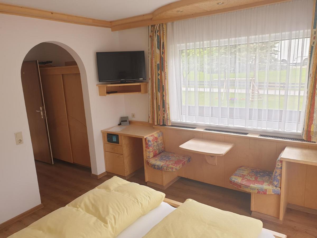 Haus Hubertus Hotel Mieders Eksteriør billede